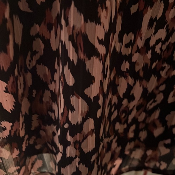 New never worn. Pink and black print beautiful top with adjustable straps - Picture 6 of 6